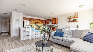 9236 Western Way-Unit -4 in Jacksonville, FL - Building Photo - Building Photo