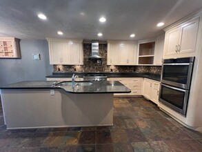 403 Cheshire Dr in Bloomington, IL - Building Photo - Building Photo