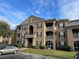 14353 Fredricksburg Dr, Unit 915 in Orlando, FL - Building Photo