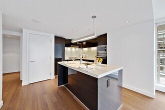 777 Richards St in Vancouver, BC - Building Photo - Building Photo