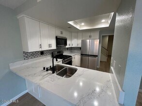 814 Via Lorente in Camarillo, CA - Building Photo - Building Photo