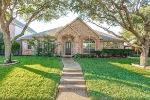 4312 Helston Dr in Plano, TX - Building Photo