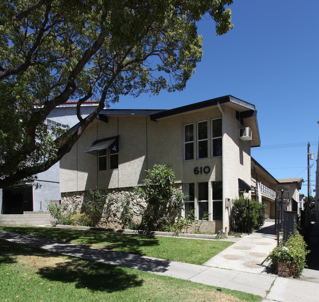 610 E Verdugo Ave in Burbank, CA - Building Photo - Building Photo