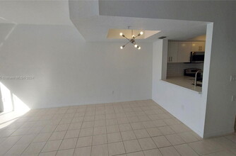 716 SW 148th Ave in Davie, FL - Building Photo - Building Photo
