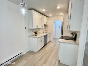 175 Amberly Dr in Englishtown, NJ - Building Photo - Building Photo