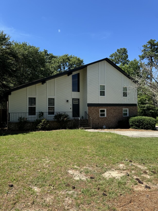 170 Shadowmoor Ct