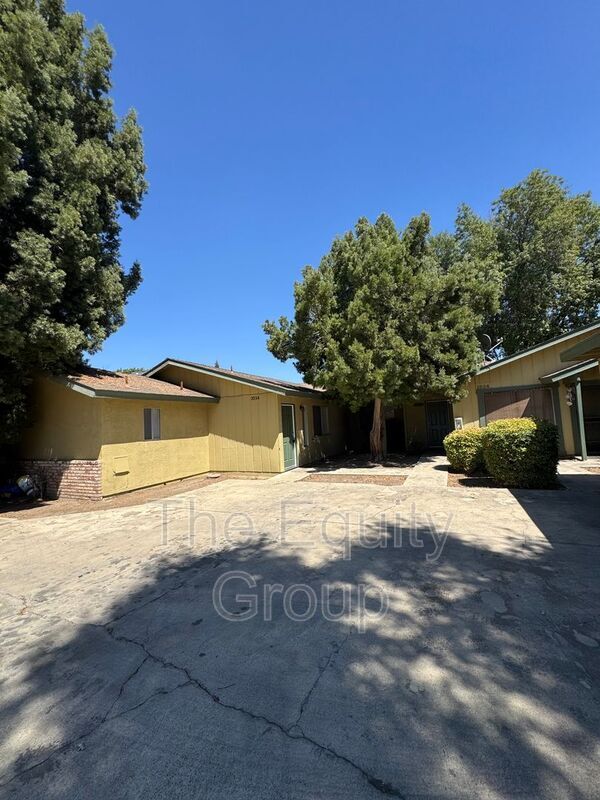 property at 2034 S Tracy Ct