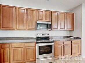 320 Apricot Dr in Kyle, TX - Foto de edificio - Building Photo