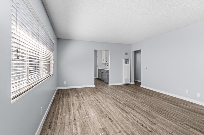 539 E 11th St in Long Beach, CA - Building Photo - Building Photo