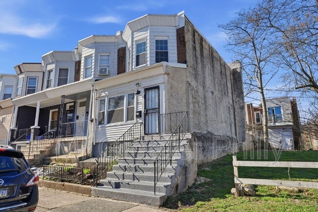 property at 1916 S Salford St