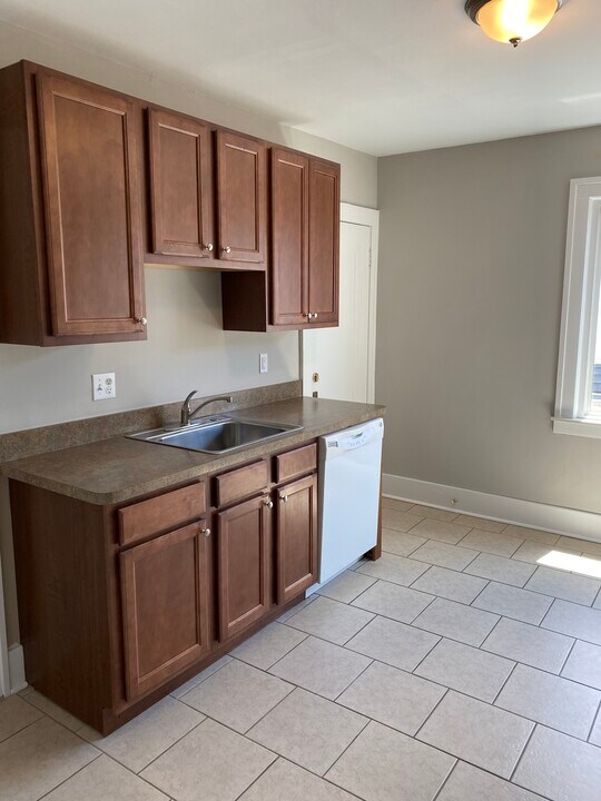 1416 Beaconsfield Ave, Unit 1416 Beaconsfield in Grosse Pointe Park, MI - Building Photo