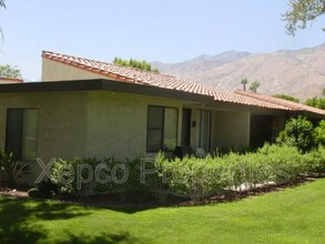 1800 Pso Raqueta in Palm Springs, CA - Building Photo - Building Photo