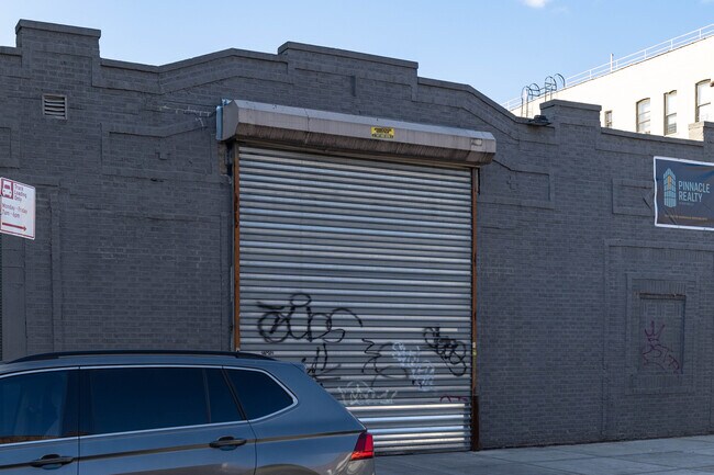 2100 Union St in Brooklyn, NY - Building Photo - Building Photo