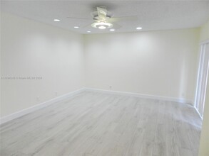 11196 Longboat Dr in Hollywood, FL - Building Photo - Building Photo