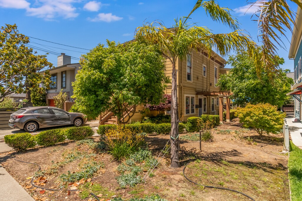 933 Santa Clara Ave in Alameda, CA - Building Photo