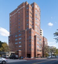 931 Massachusetts Ave in Cambridge, MA - Building Photo