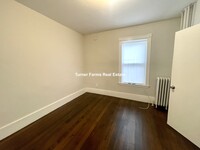 151 E Cottage St, Unit 2 in Boston, MA - Foto de edificio - Building Photo