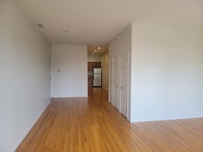 1094 Main St in Branford, CT - Building Photo - Building Photo