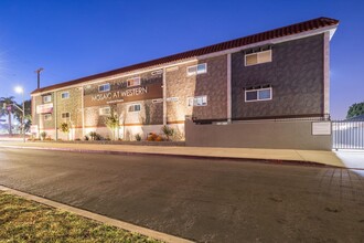 Mosaic at Western Apartments Homes in Torrance, CA - Foto de edificio - Building Photo