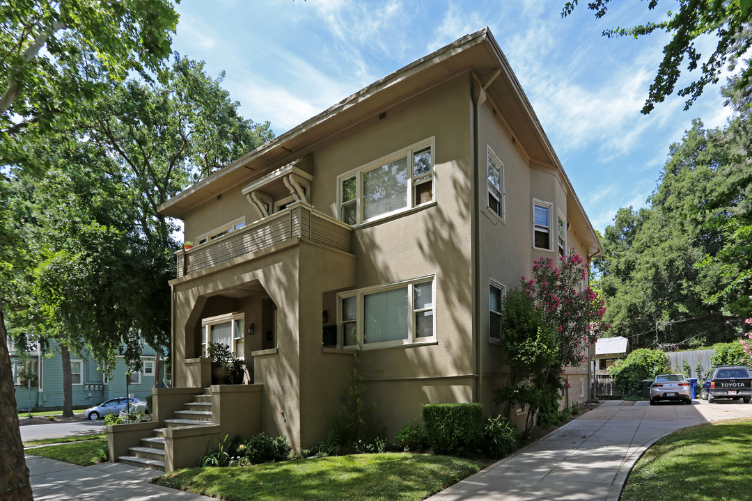 2301 O St in Sacramento, CA - Building Photo