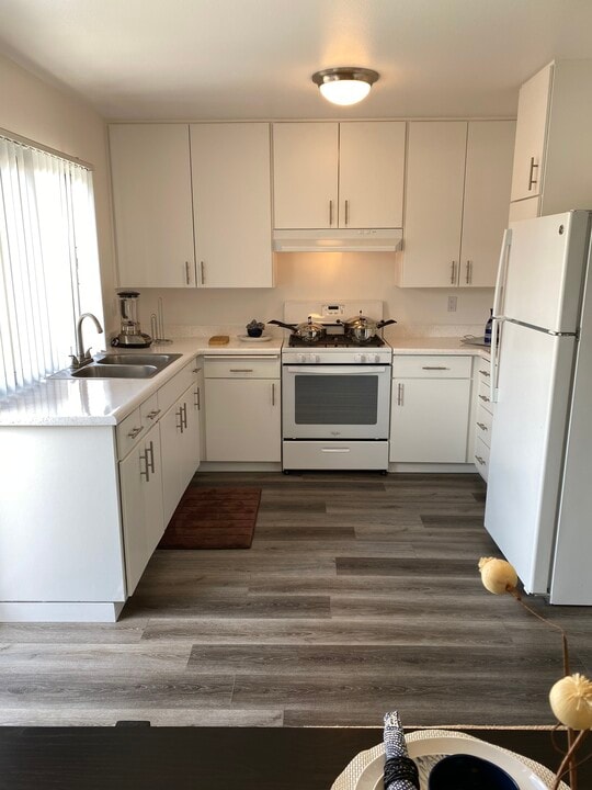 Villa Seville in Chula Vista, CA - Building Photo