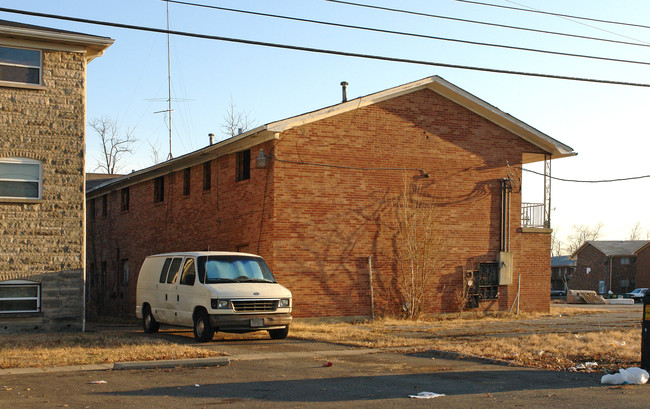 3403 Shanks Ln in Louisville, KY - Building Photo - Building Photo