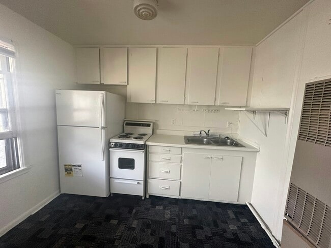 property at 525 E Omaha St