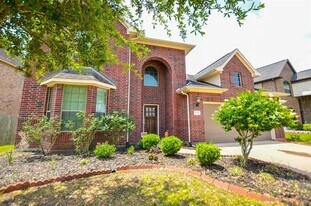 6638 Miller Shadow Ln in Sugar Land, TX - Building Photo