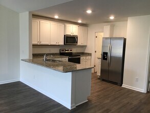 1220 Dogwood Neck Dr in Navassa, NC - Foto de edificio - Building Photo