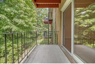 Parkside Apartments at Croton On Hudson in Croton-on-Hudson, NY - Building Photo - Interior Photo