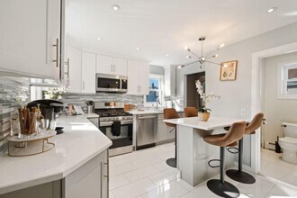 32 E 44th St in Bayonne, NJ - Building Photo - Building Photo