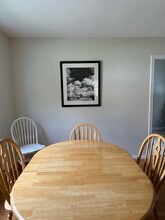 8 Charles Ln in Amherst, MA - Building Photo - Building Photo