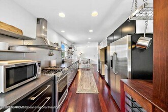8 Calvert Ave in Long Branch, NJ - Building Photo - Building Photo