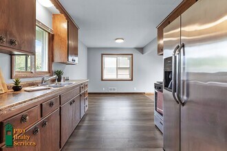 6219 Regent Ave N in Minneapolis, MN - Building Photo - Building Photo