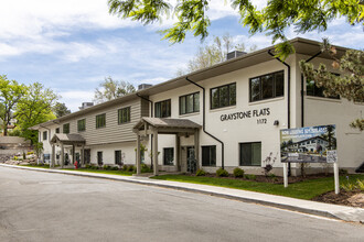 1172 E Graystone Way in Salt Lake City, UT - Foto de edificio - Building Photo