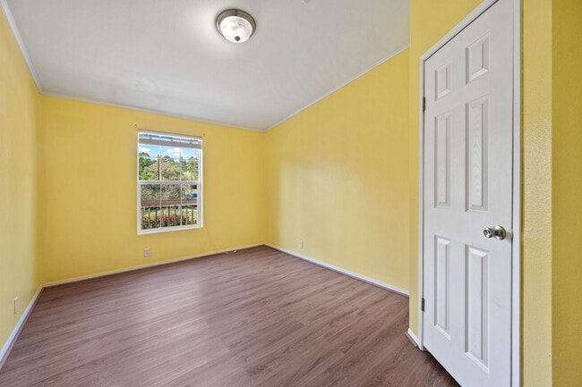 property at 2906 Shannon Ct