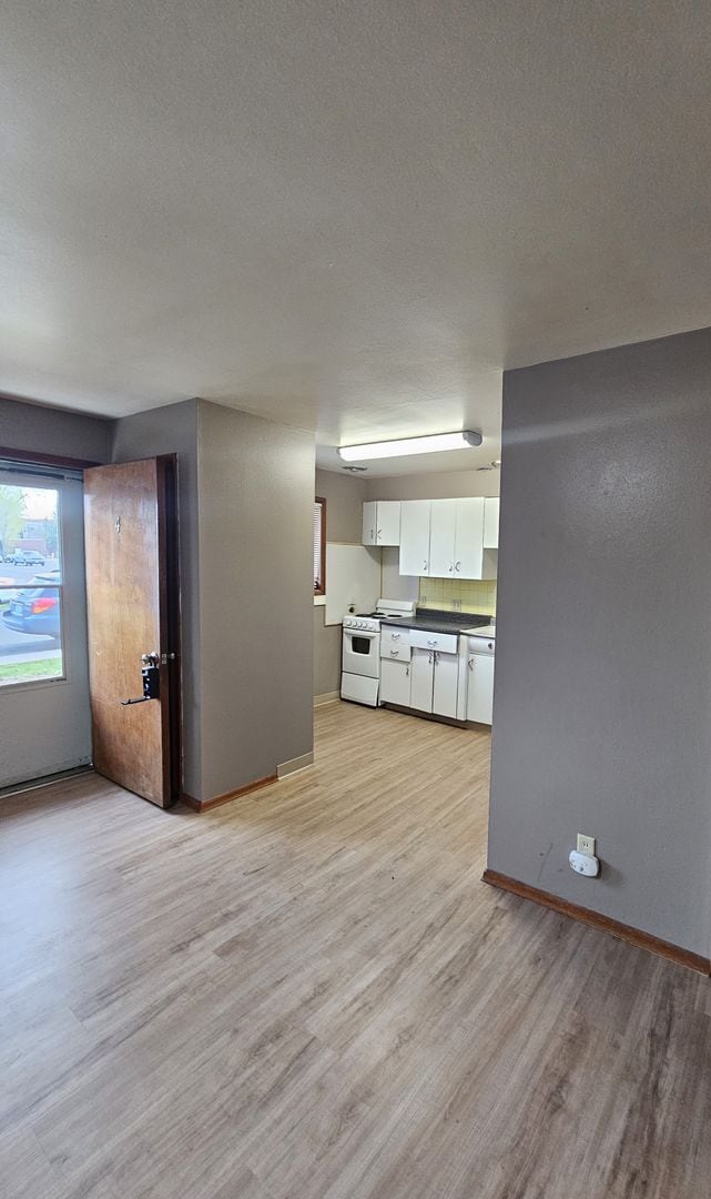 839 Cedar St in Cheney, WA - Foto de edificio - Building Photo