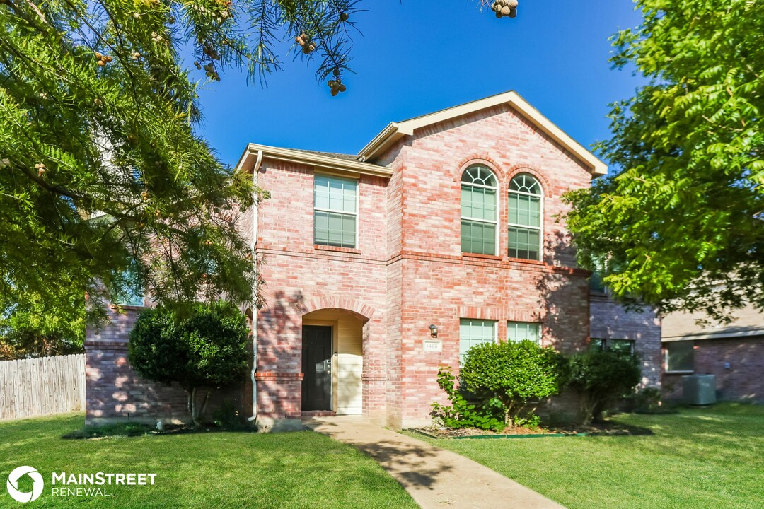 1405 Prairie Dr in Lancaster, TX - Building Photo