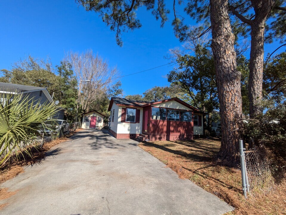 1600 Damon St in Savannah, GA - Building Photo