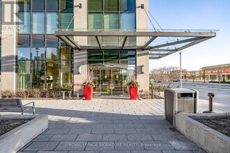3975 Grand Park Dr in Mississauga, ON - Building Photo - Building Photo