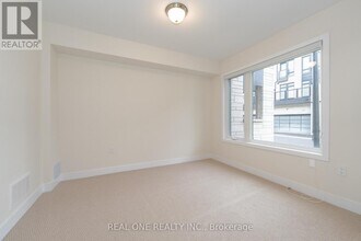 28 Credit Ln in Richmond Hill, ON - Building Photo - Building Photo