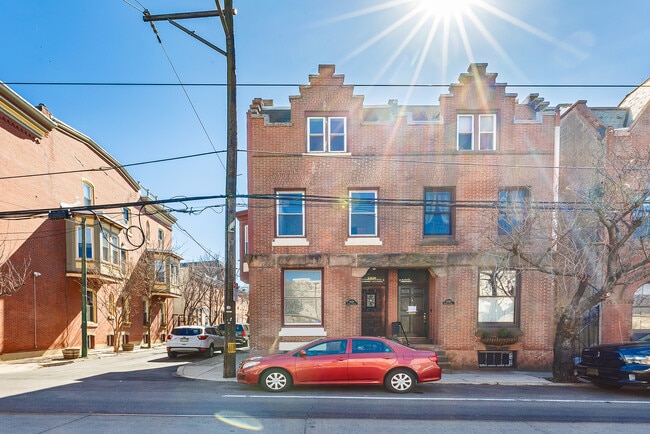 property at 2428 Poplar St