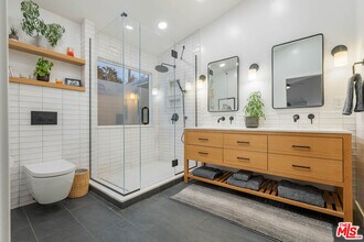 1220 Dincara Rd in Burbank, CA - Building Photo - Building Photo