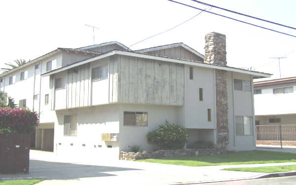 520 Evergreen St in Inglewood, CA - Foto de edificio - Building Photo