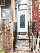 259 Gerrard St E in Toronto, ON - Building Photo