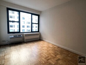 Fourth Avenue in New York, NY - Building Photo - Building Photo