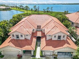 4604 Club Dr in Port Charlotte, FL - Building Photo