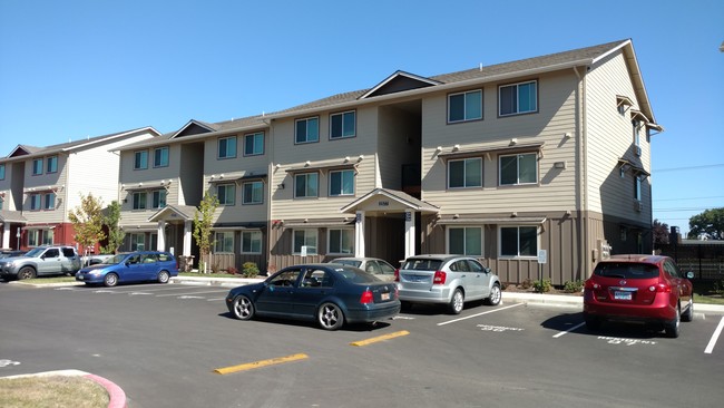 Lafayette Place Apartments in McMinnville, OR - Building Photo - Building Photo