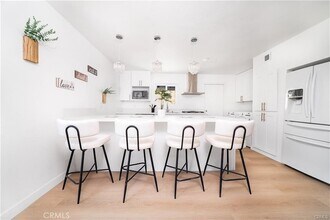 1011 W Myrtle St in Santa Ana, CA - Building Photo - Building Photo