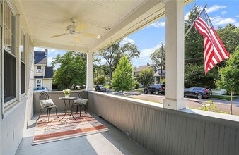 49 Newman Pl in Fairfield, CT - Building Photo - Building Photo